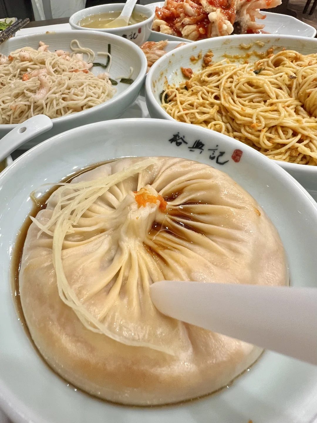 上海让我魂牵梦萦的蟹黄大汤包！！！！！