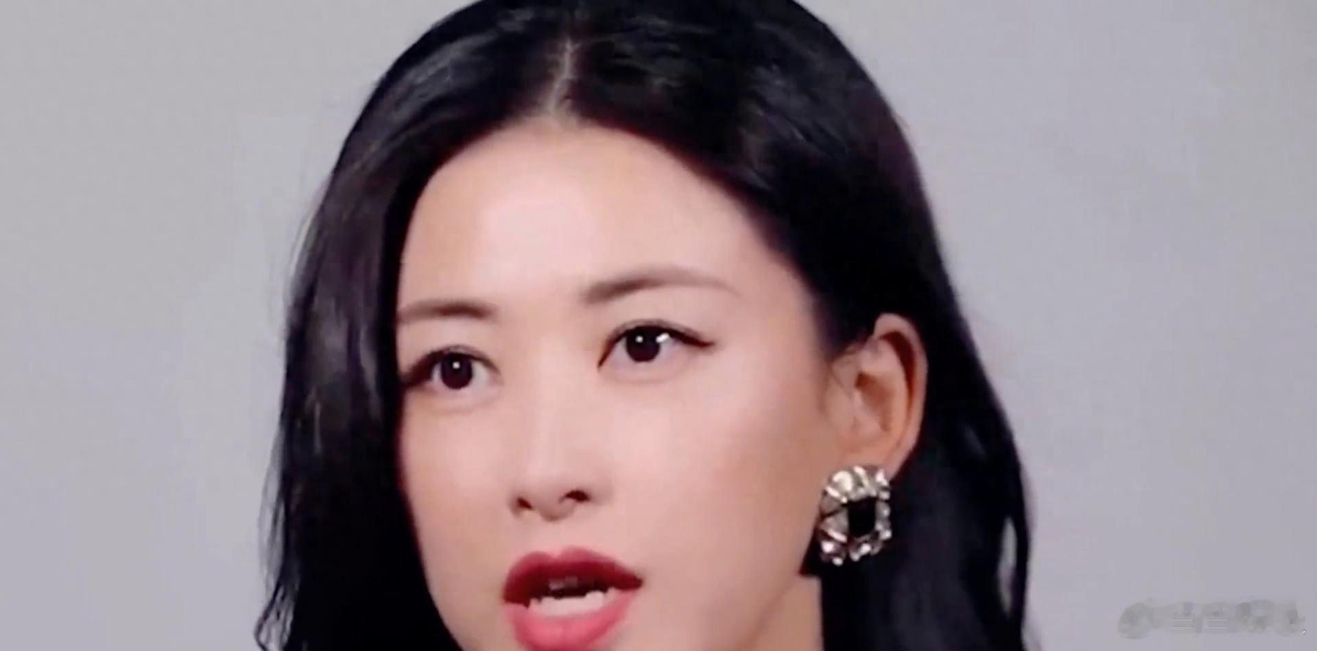 娱乐圈当中的育儿相关话题，向来总是能够炸出数量众多的热议，然而最近一段时间，朱珠