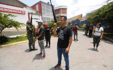 在美国斩首行动的那天晚上，出现了一个怪相，出卖马杜罗基本上是委内瑞拉人，而真正用