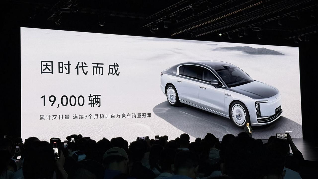 尊界S800猛，上市13个月已累计交付19000辆，连续9个月稳居百万豪车销量冠