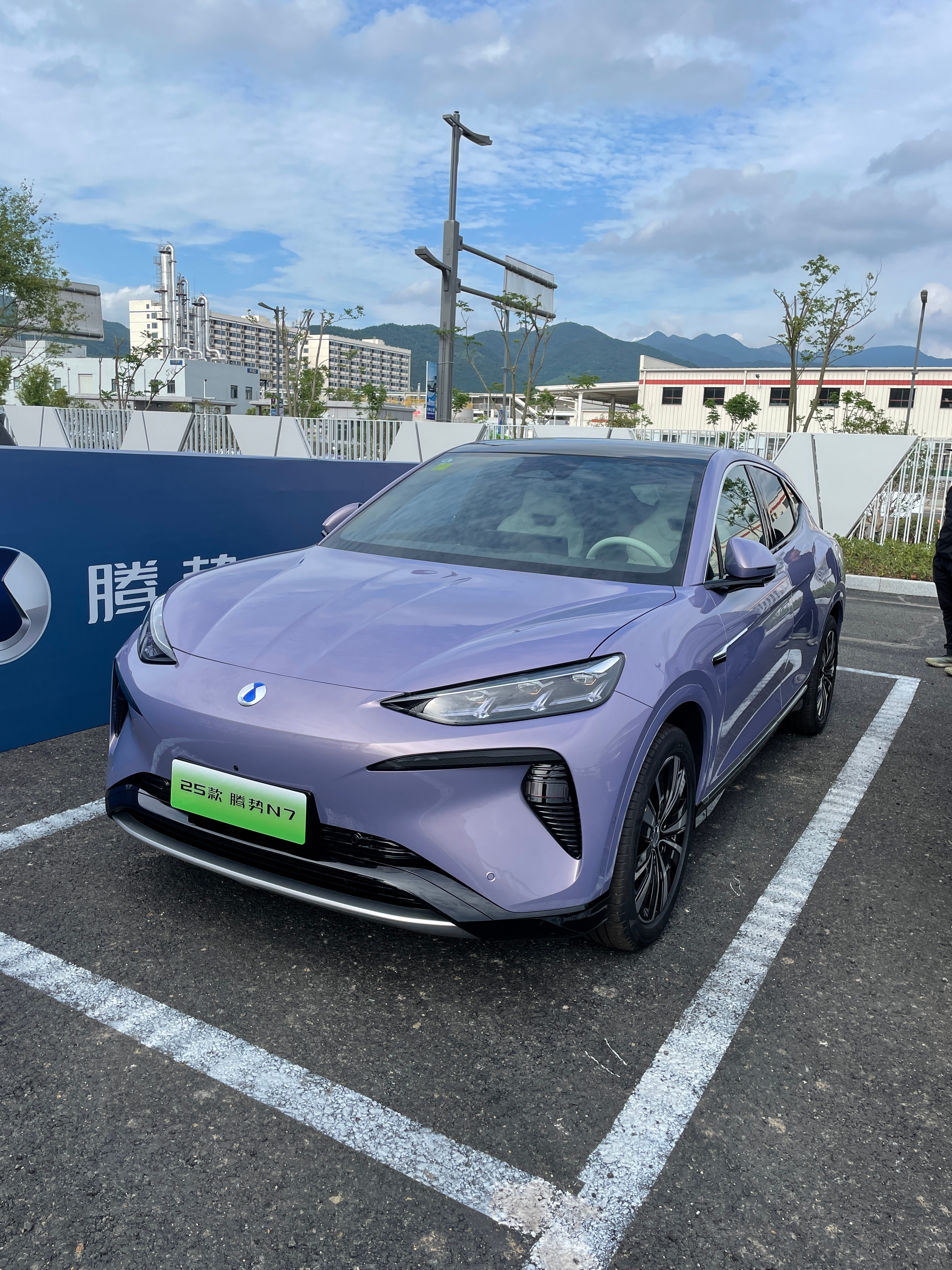 腾势N7这个色的实车第一次见呀大v聊车 ​​​