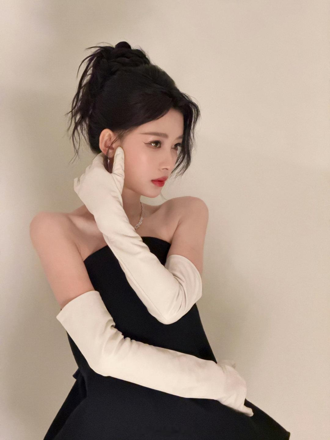 孙怡女明星孙怡女明星来的孙怡红毯拒绝比心