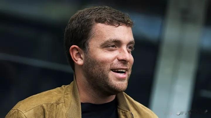 自从罗马诺这样的转会专家出现后，国内一些自称与球星称兄道弟，能掌握欧洲俱乐部信息