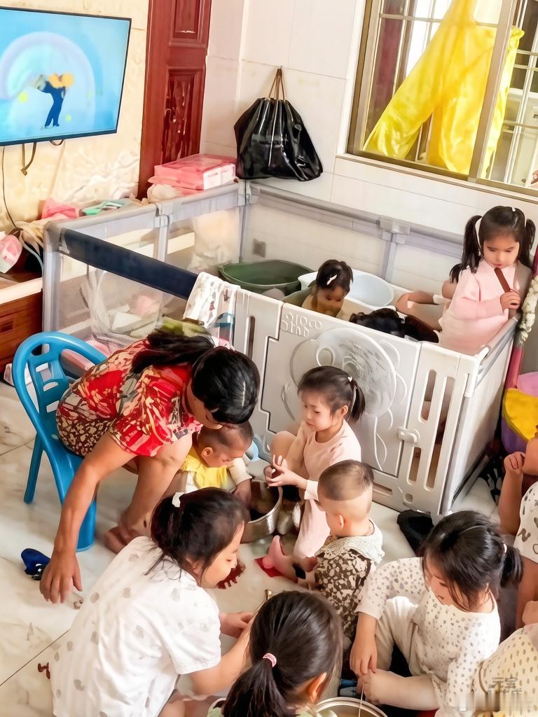 儿子回应母亲照料30个孙辈  广东这位妈妈也太厉害了吧！养大9个子女还不够，又一