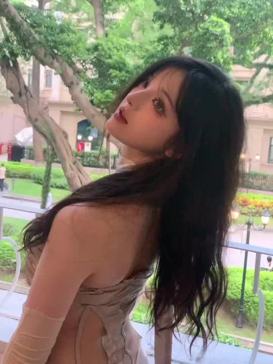 谁许你天上人间 谁同你恨海情天