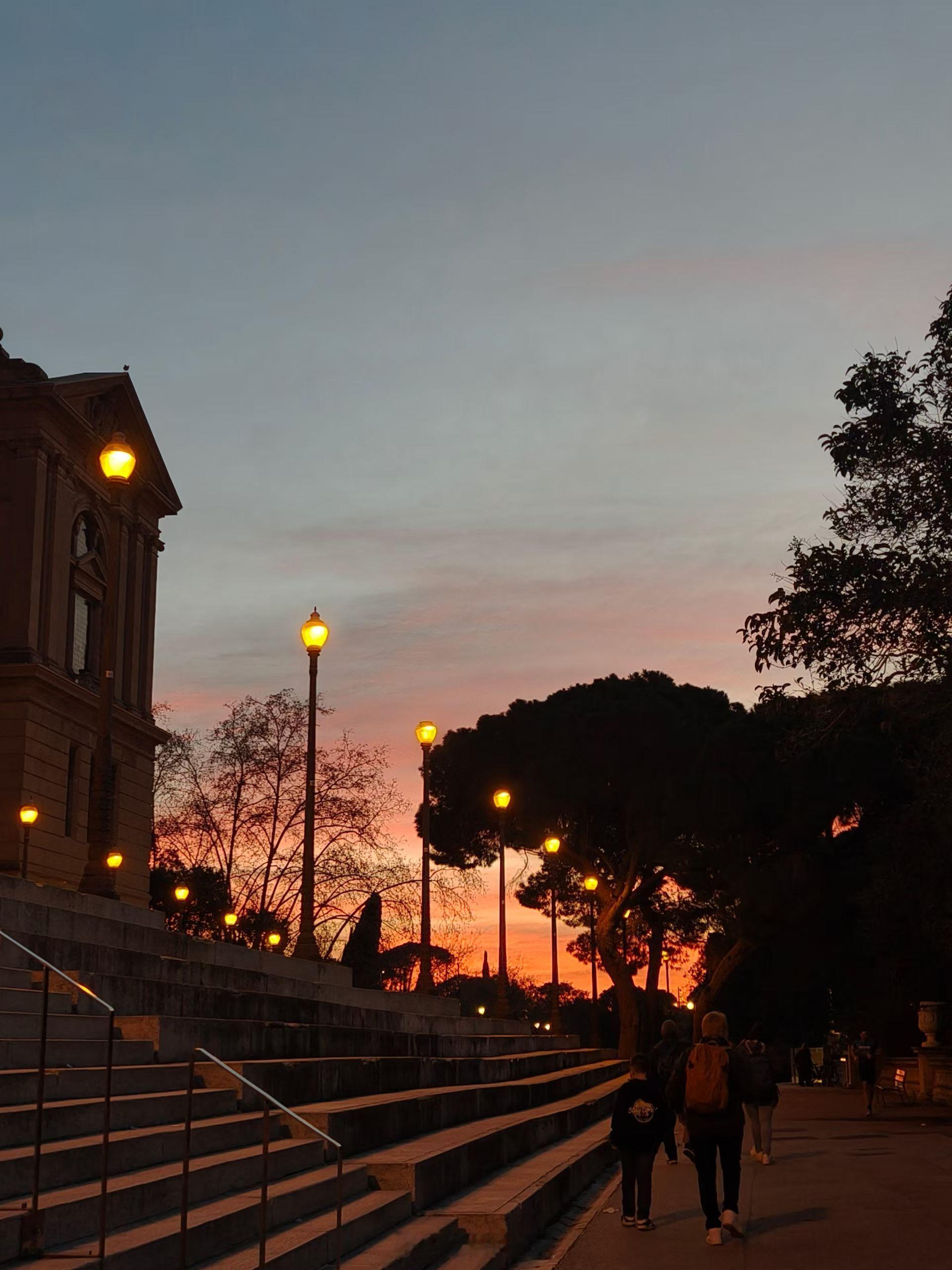 拜年命运会不断的给你相同的课题直到你给出新的回应。人生是一场沉浸式的游戏，你给自