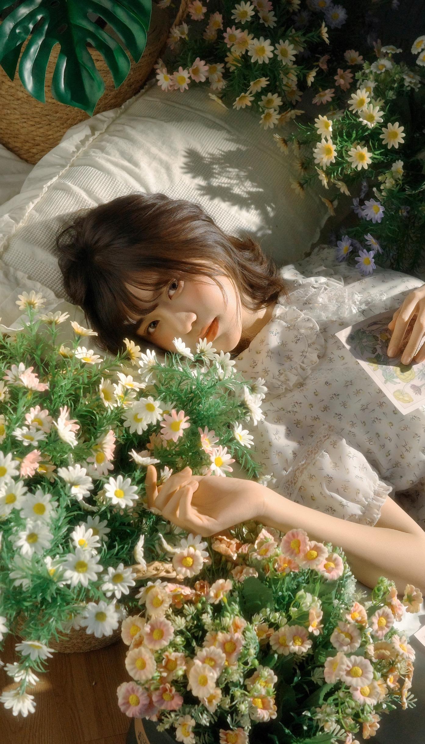 在鲜花盛开中兜售春天💐。