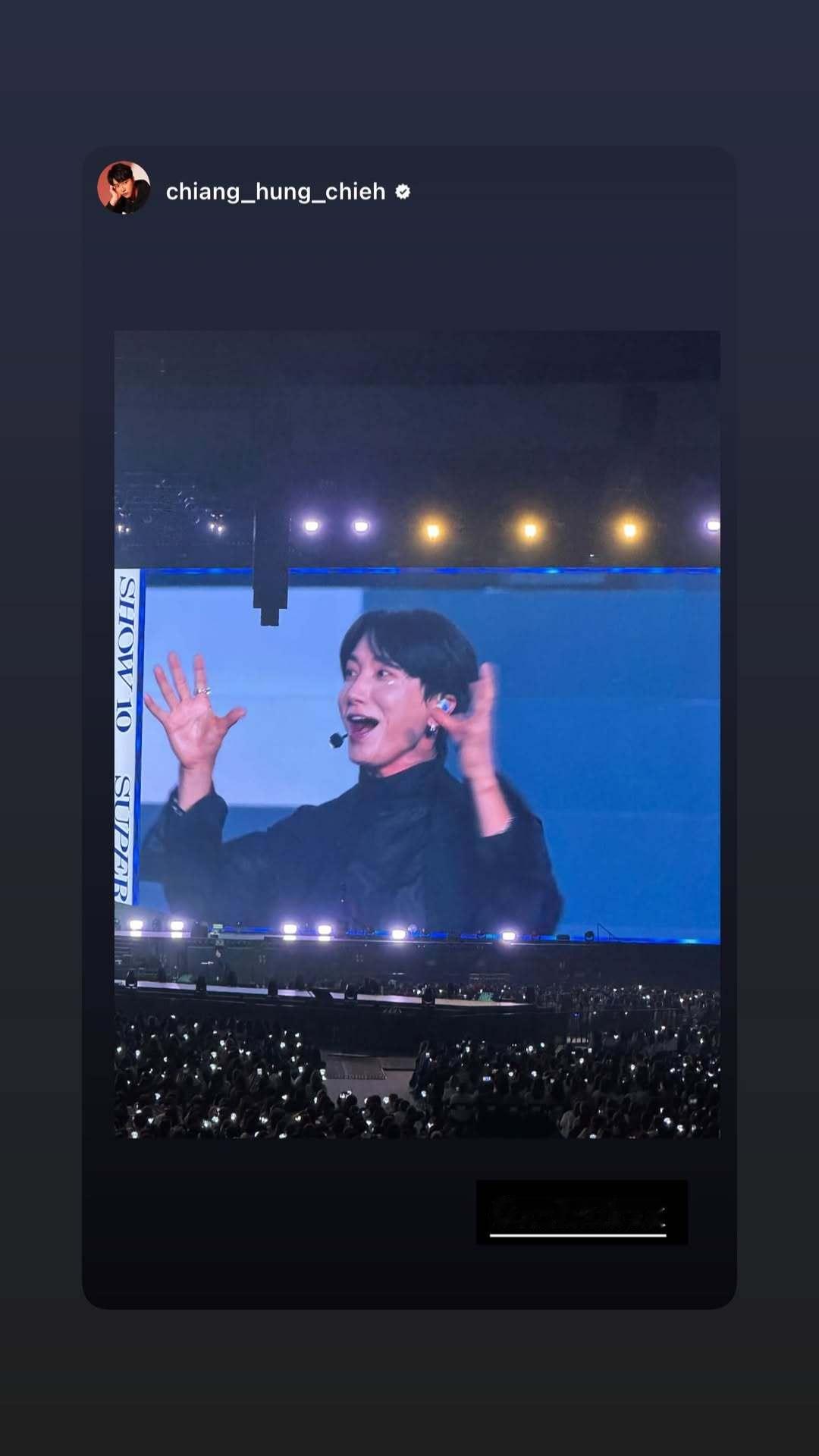 “CB百蓝_。251115 ins story更新： 