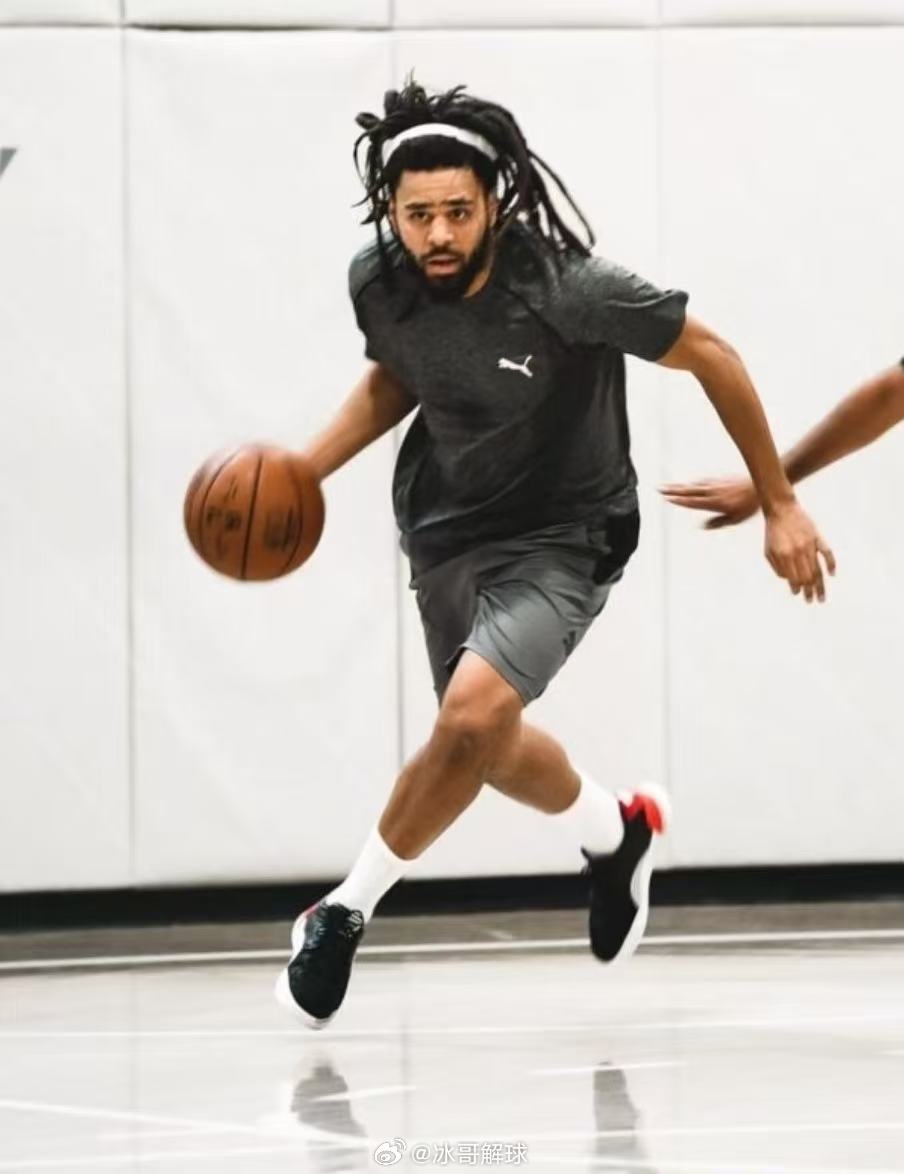 说唱歌手JCole加盟CBA重磅！41岁格莱美说唱巨星J.Cole正式签约南京同