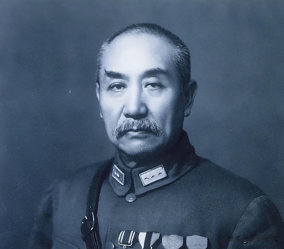 1937年忻口战役刚结束，尸山血海里阎锡山下令先掏日军裤兜别捡枪，士兵边掏边骂，