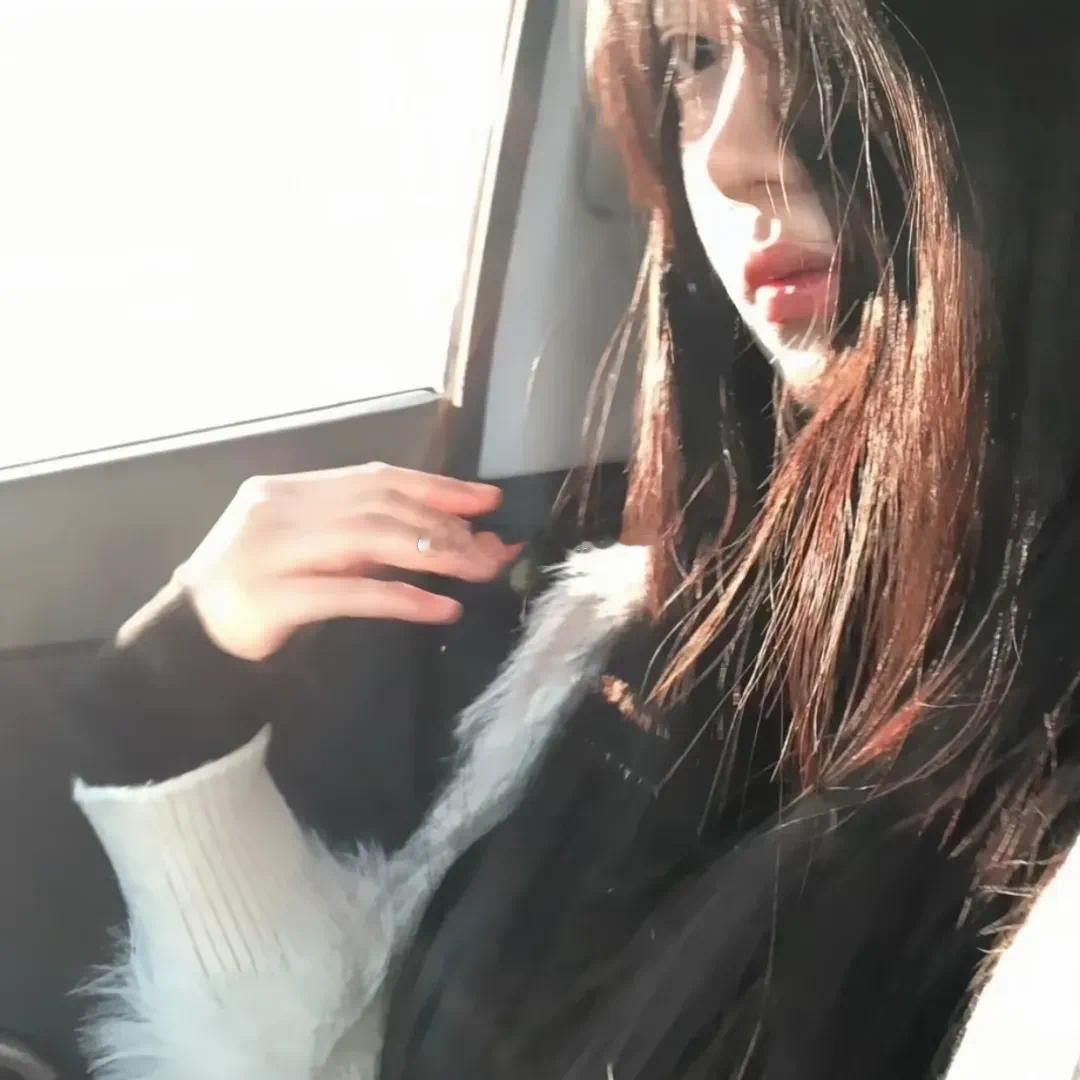 国际黄金：COMEX黄金期货当月连续合约下跌20.80美元，跌幅0.43%，报4