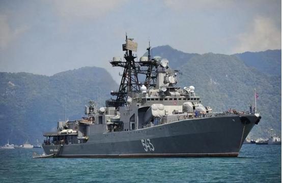 走投无路的委内瑞拉，一通电话打往北京，中方果然没让马杜罗失望
 
总统马杜罗站在