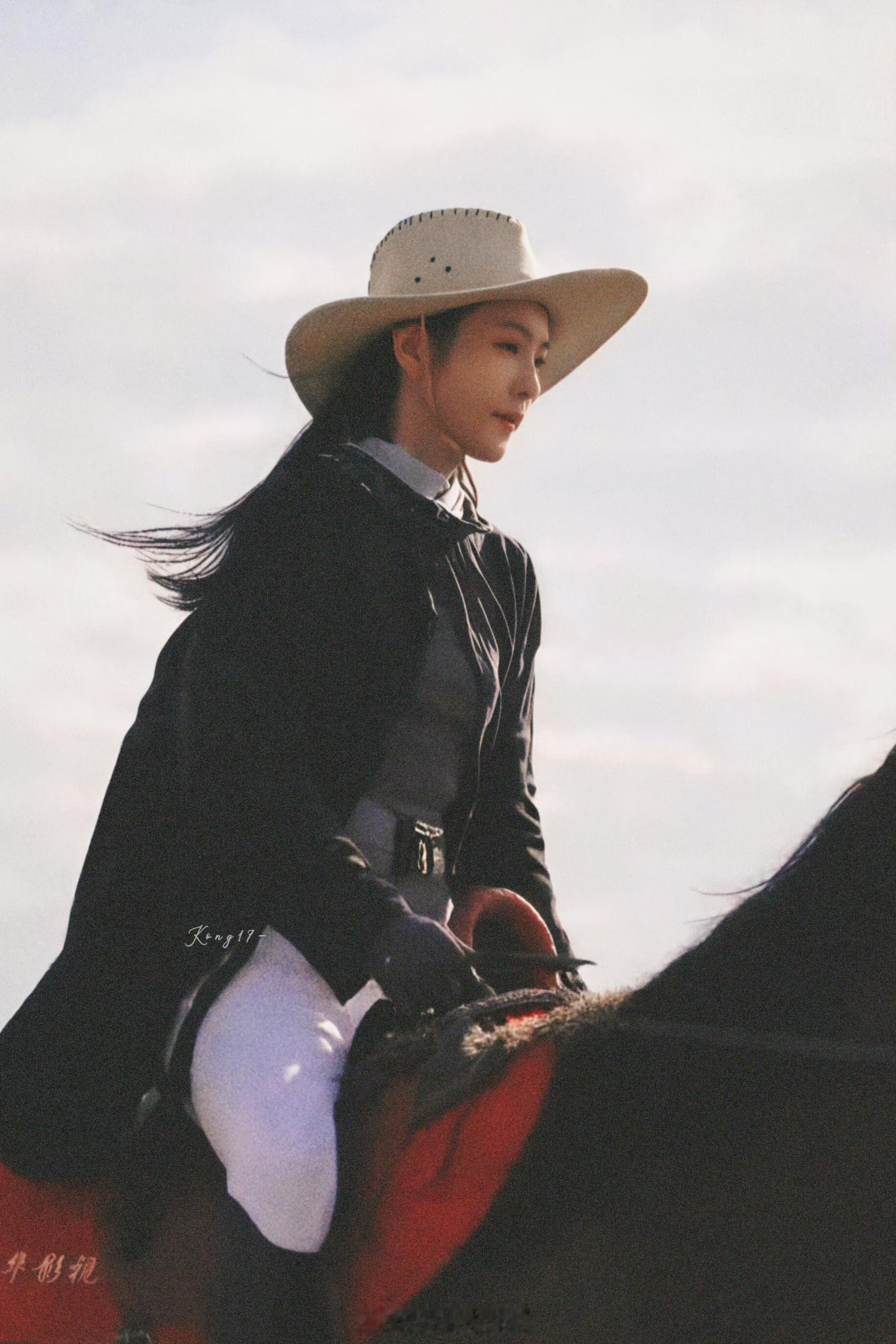 李云霄镖人马术训练花絮，马背上的燕子娘好帅啊 