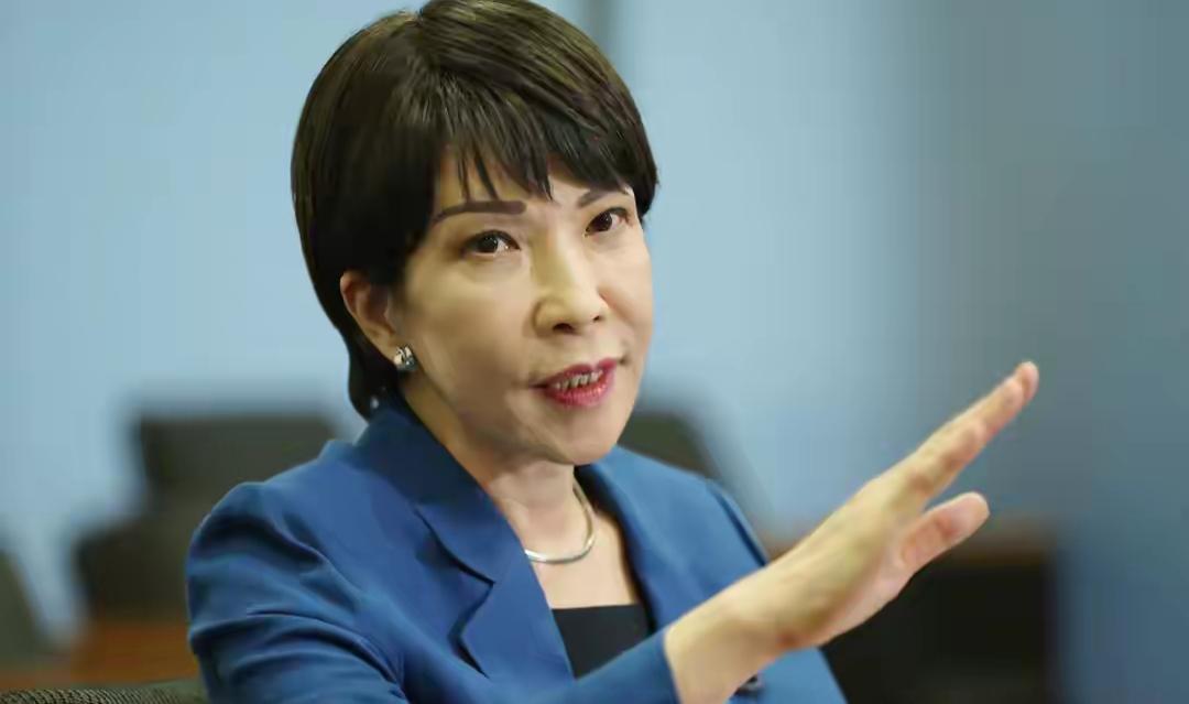 中日会晤的握手温度还没散，高市早苗的狐狸尾巴就露了。前一天刚对着中方承诺“遵守中