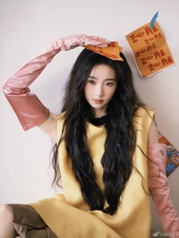 张艺凡演我看见小猫一步三回头捕获张艺凡只需要一只小猫 谁能拒绝得了软乎乎的小猫呢