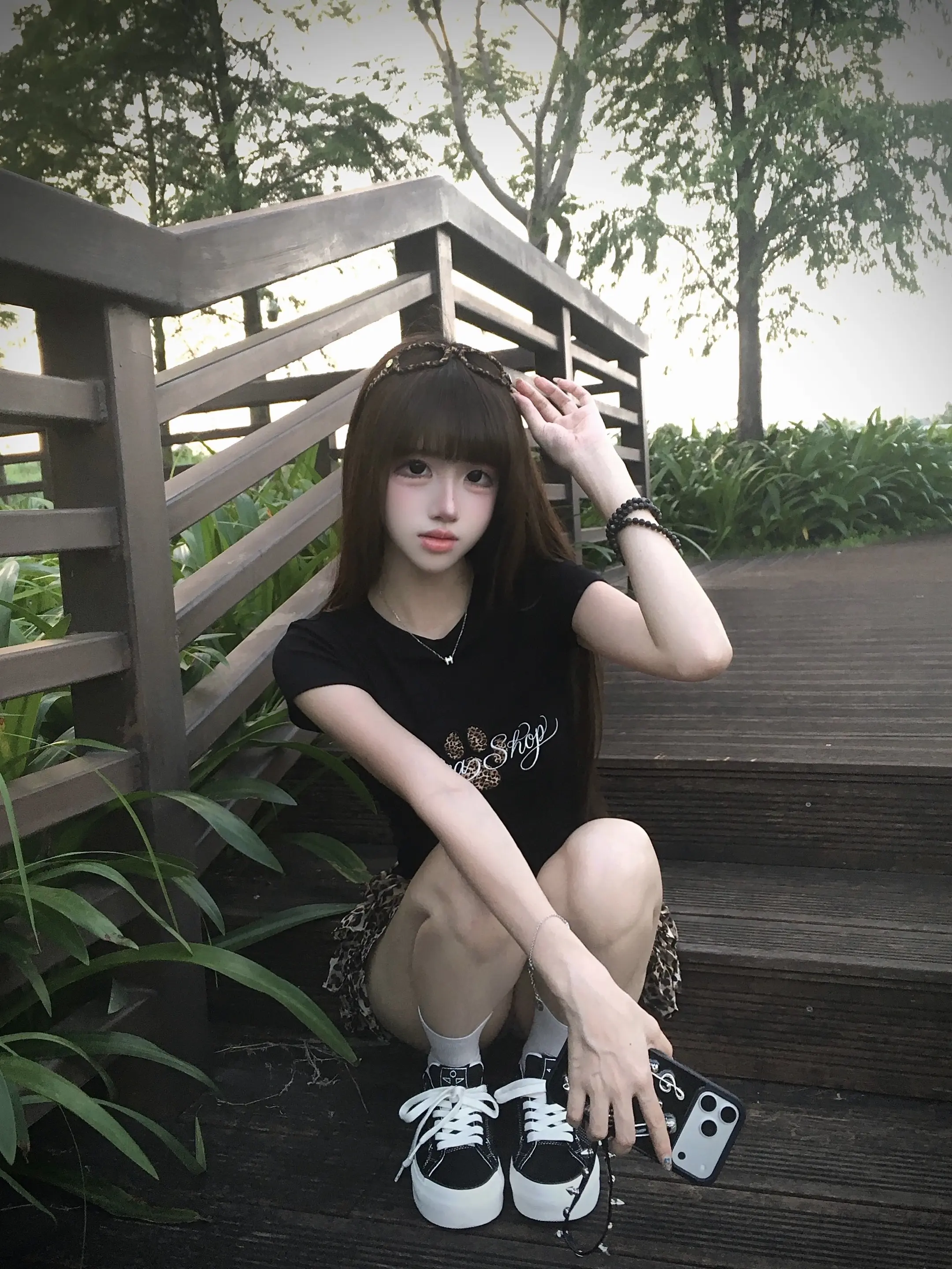 该怎么开口呢 是说天气 还是说好想你