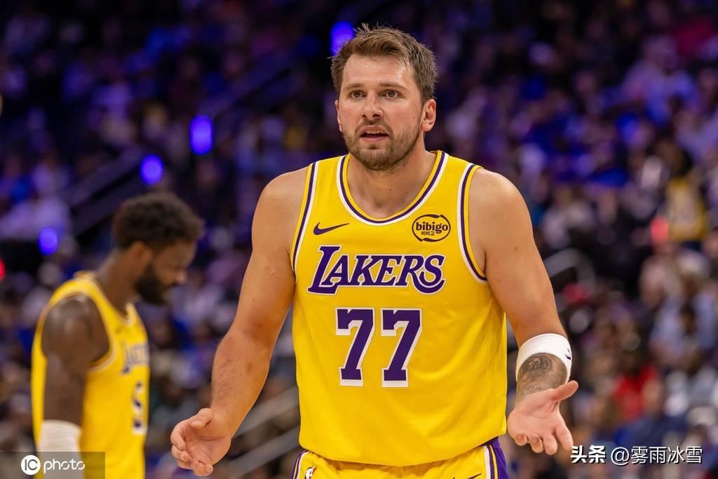 NBA球队市值TOP10：勇士113.3亿居首 湖人100亿列次席

北京时间3