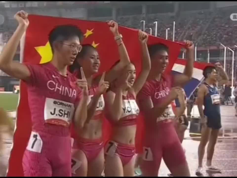 小孩姐陈妤颉再立奇功！男女混合4x100米接力金牌！