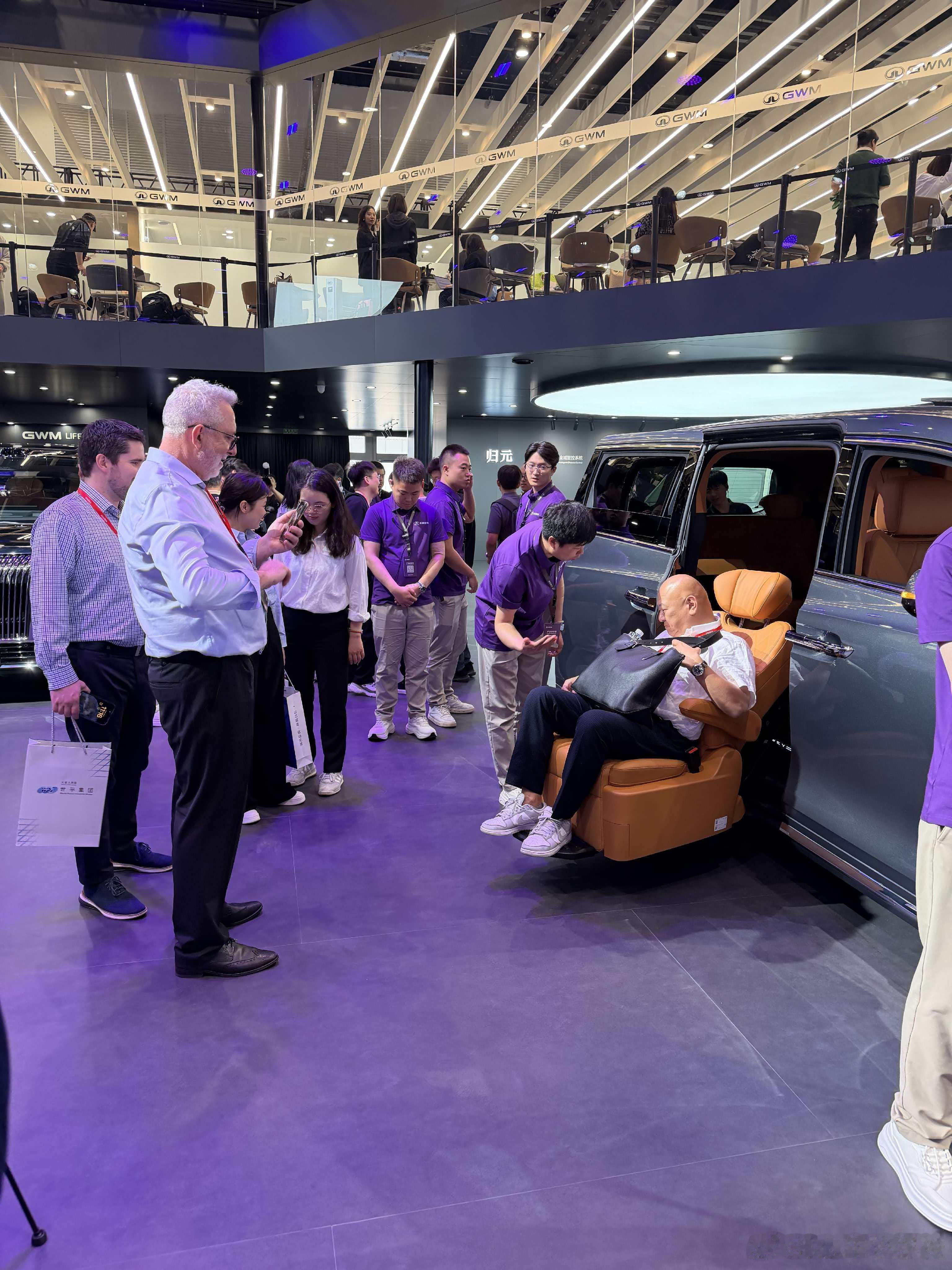 北京车展最火的MPV北京车展看下来，魏牌高山是真的火。连续7个月新能源MPV销量