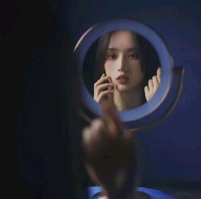 等一个更好的人，肯定不如一个更好的自己，更值得等待。——《半山文集》  