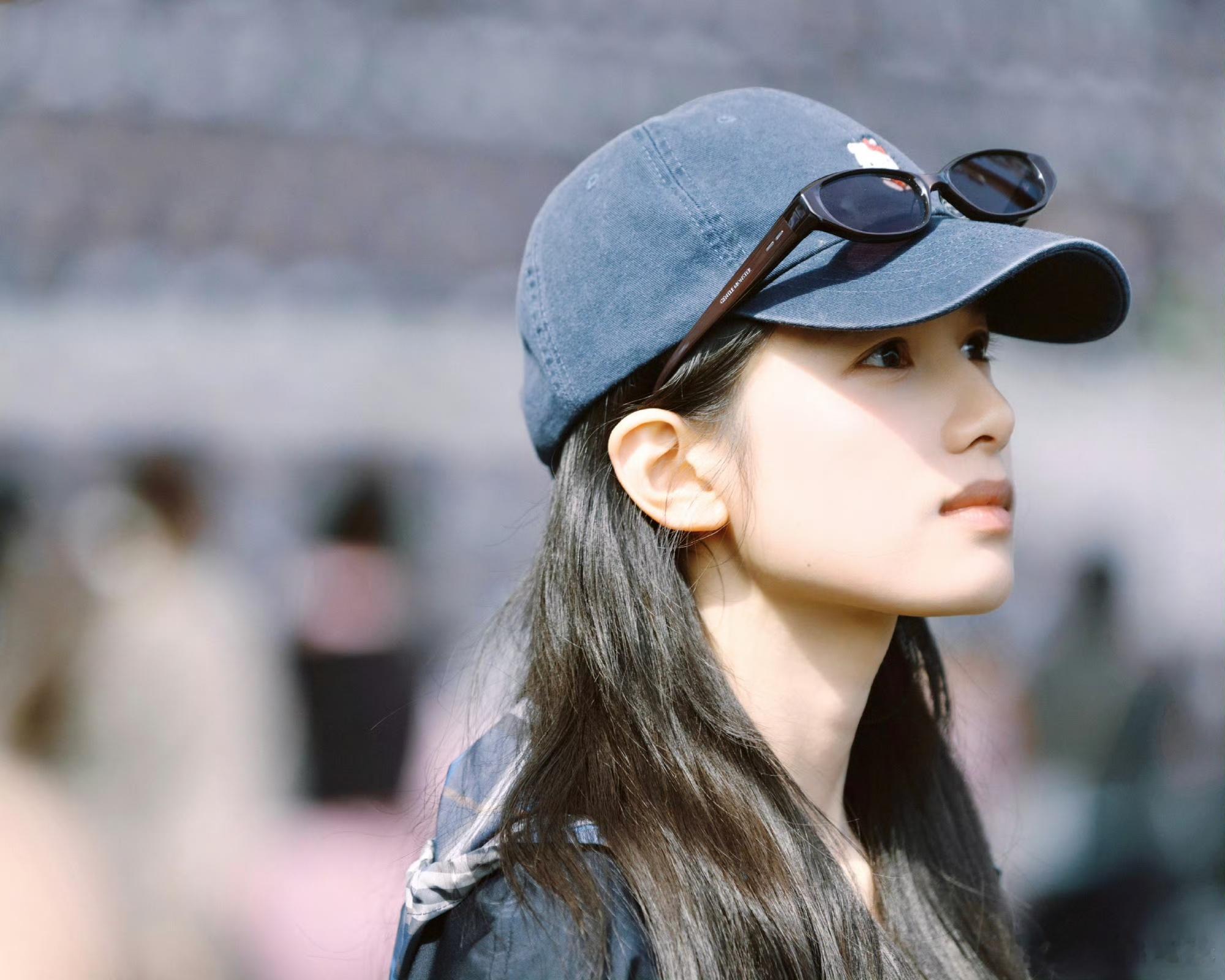 张婧仪湖南卫视跨年晚会彩排，全黑look好酷😎，顶级骨相美~ 