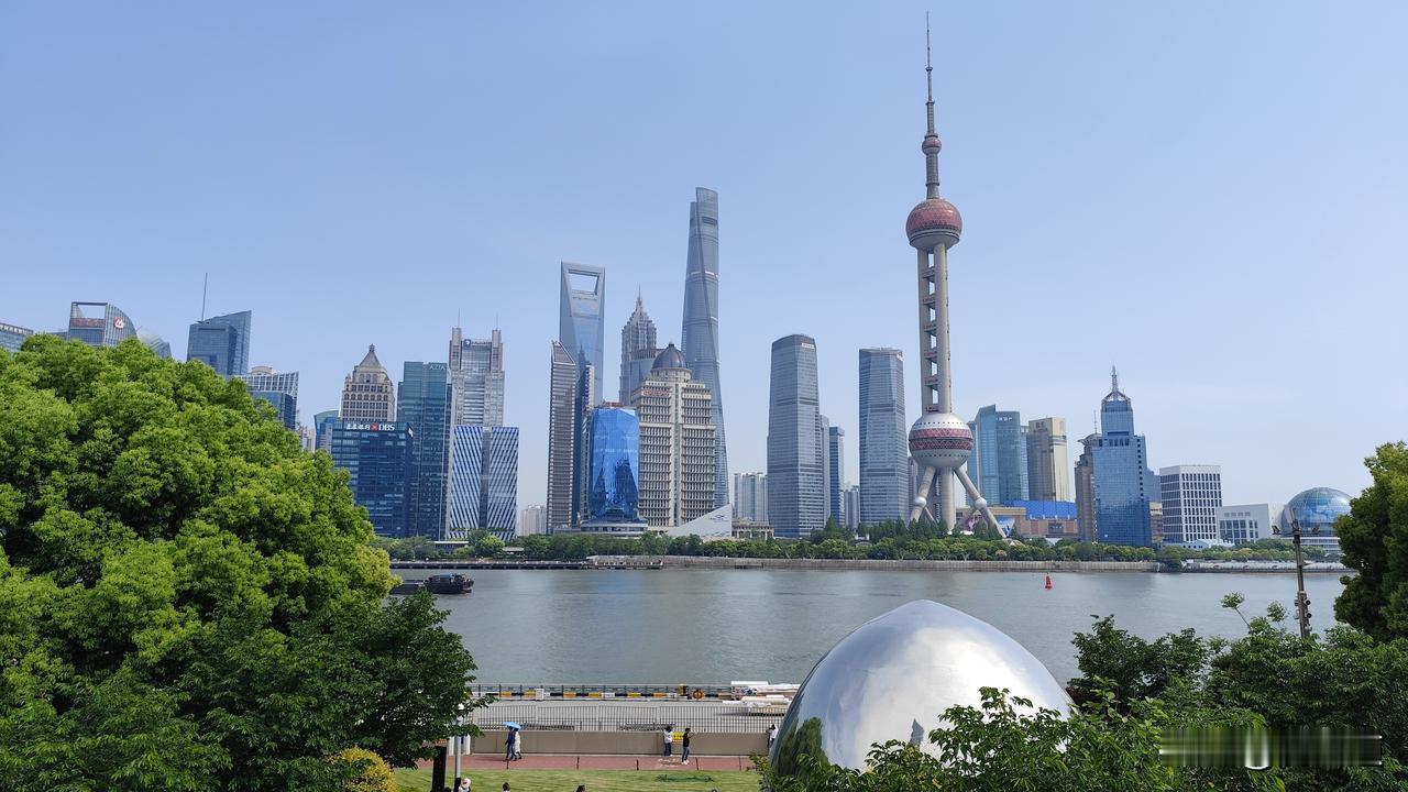 能分享你家乡的美景照吗眺望浦东景色美