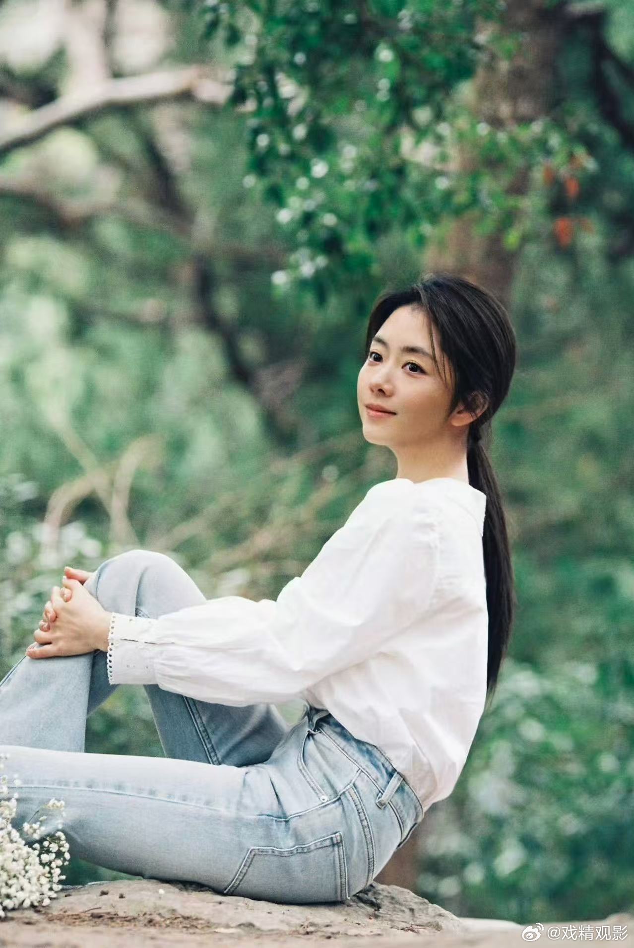 谭松韵我的山与海收视破2.5首播第一集就破2.5，谭松韵这扛剧能力真的稳。不是靠