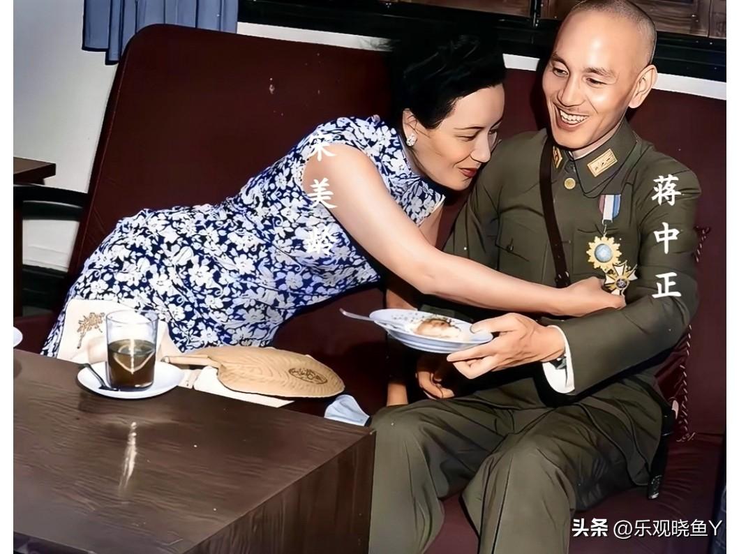 这才是1943年宋美龄在重庆的真实貌相，这可不是演戏，也并不是电视剧里的演员，而