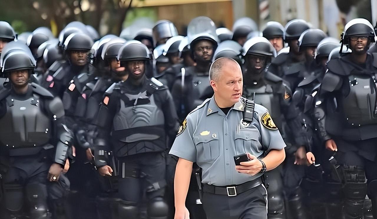 美国一旦解体，下场会比苏联更惨？因为它身上的“致命伤”太多了
   
如果有一天