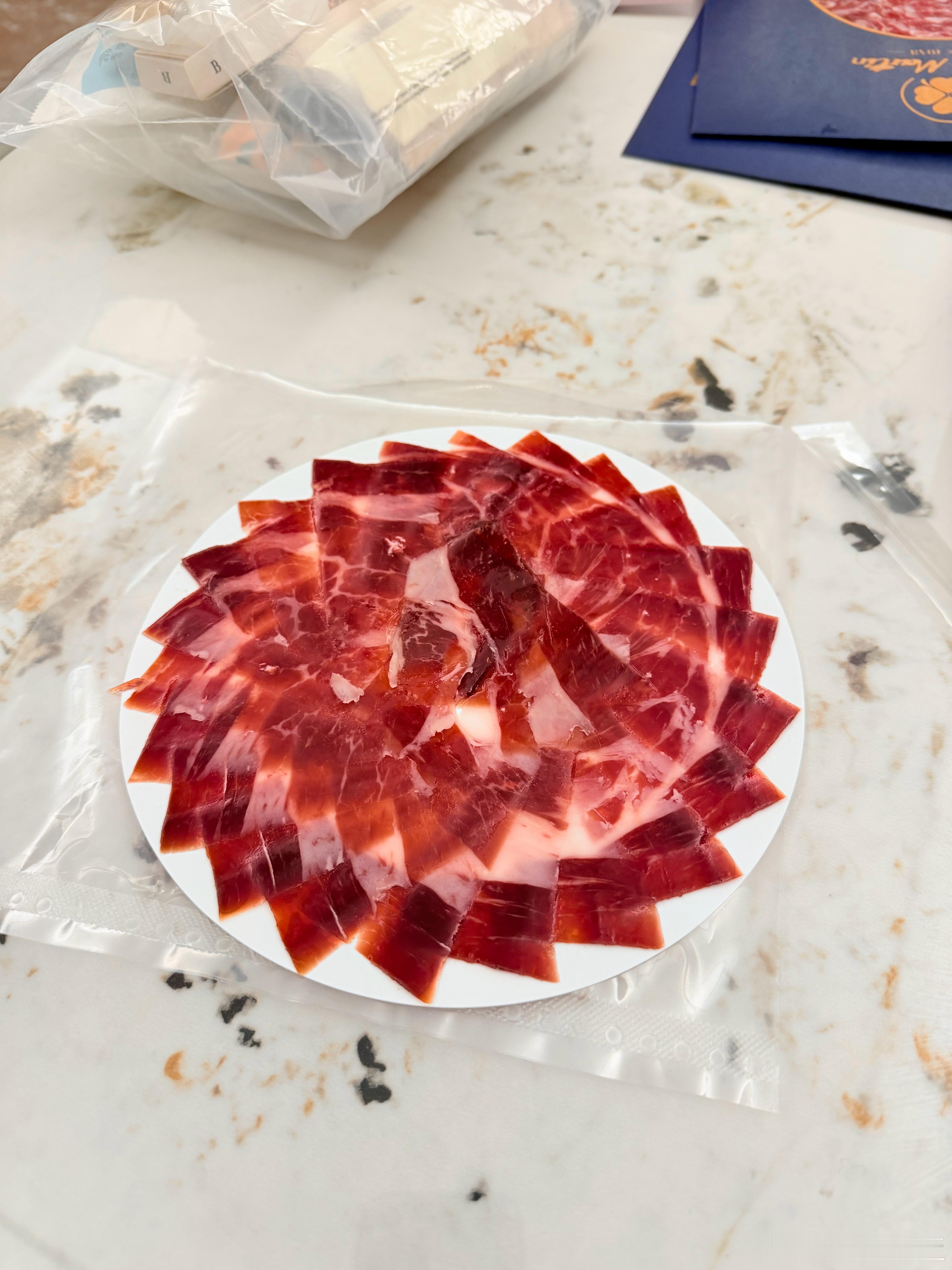 夜深了 黑猪腿配飞天小酌一口 睡了跟姚老板混一天吃9顿