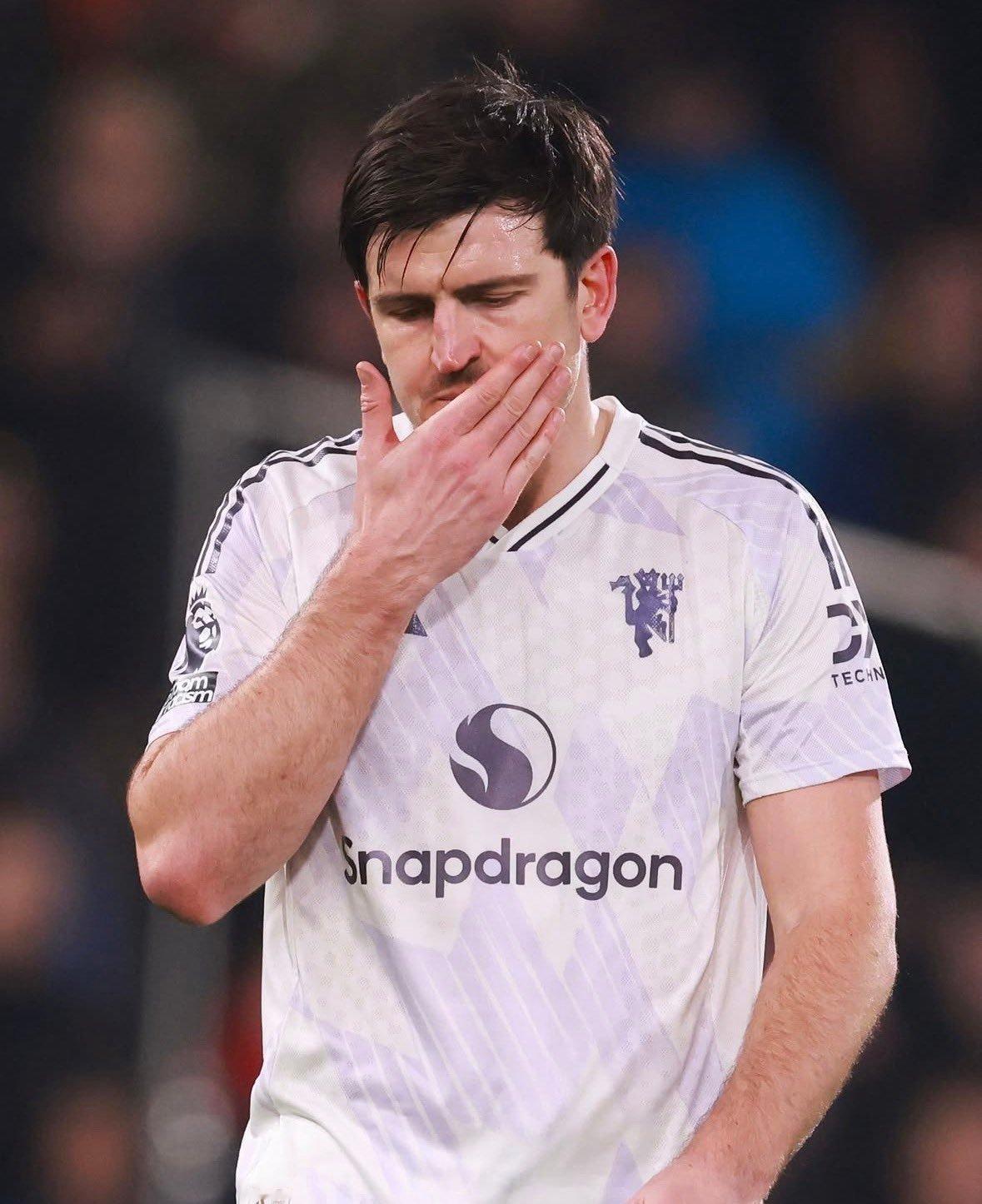 太阳报记者Samuel Luckhurst：自从马奎尔的官方队长职务被撤销后，他