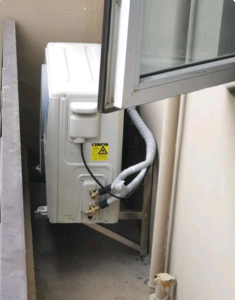 新房装修，空调安装遇难题虽然我们一直未住进新房，但一到梅雨季我还是决定前去查看。