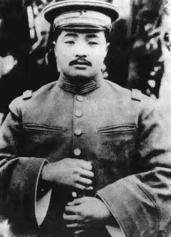 南昌起义惨败，贺龙拒绝赴苏深造，甘愿做光杆司令，带7人回乡再造红军
 
南昌起义