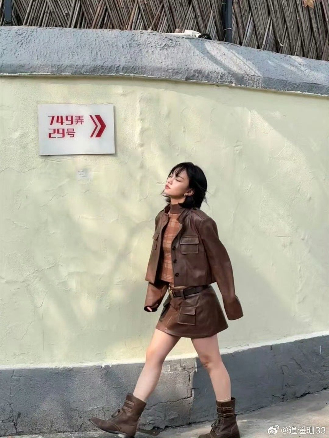 兰西雅走路劲劲的兰西雅怎么扭成这样 谁懂啊！兰西雅走路时肩膀稳得像定住，腰胯带劲