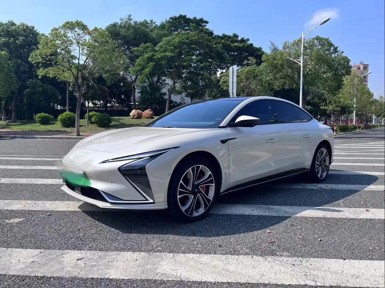 2022款智己L7 Pro版新车指导价40.88万，如今二手行情直接跌到13万出