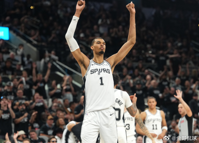 近日，前NBA球员以赛亚·托马斯在节目中，谈到了马刺球员维克托·文班亚马。小托马