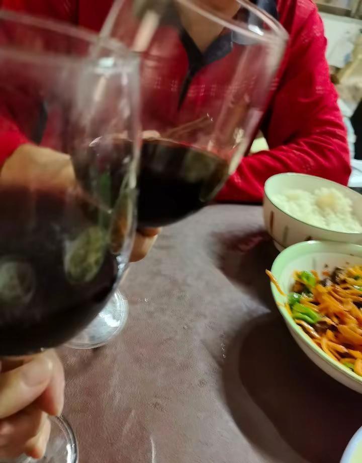 一路走来，有苦有甜，有吵有闹，不知不觉风风雨雨走过23年，从二人世界到四口之家，