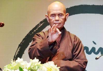 95岁一行禅师，在越南临终前留的话，字字珠玑：“人一旦死了，他生前穿的衣服，戴的