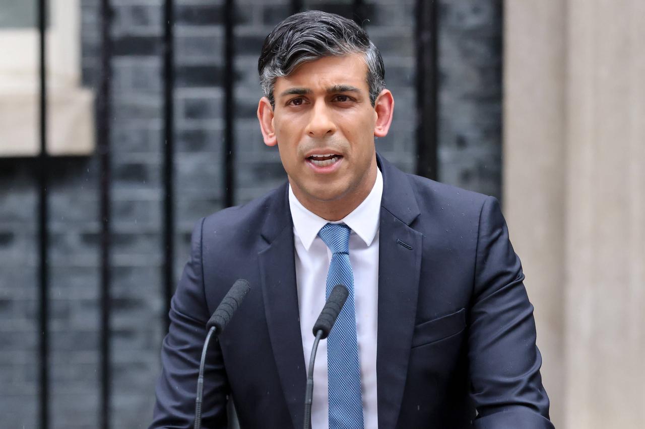印度裔英国前首相苏纳克再次表态涉华言论。

近日苏纳克发文写道：“中国的目标是让