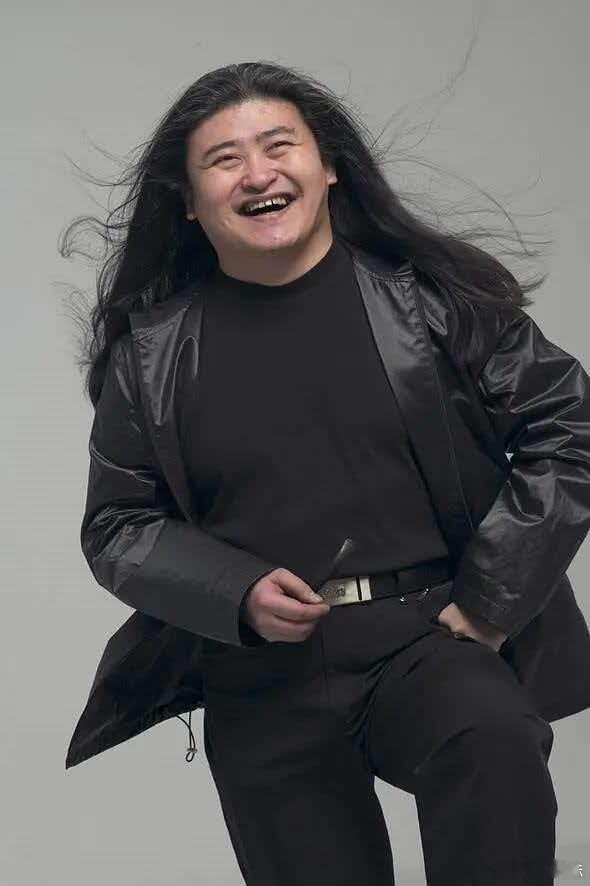 刘欢的成名作是这首歌了解完背后故事再听歌，感触完全不一样，谷建芬不愿妥协，坚定启