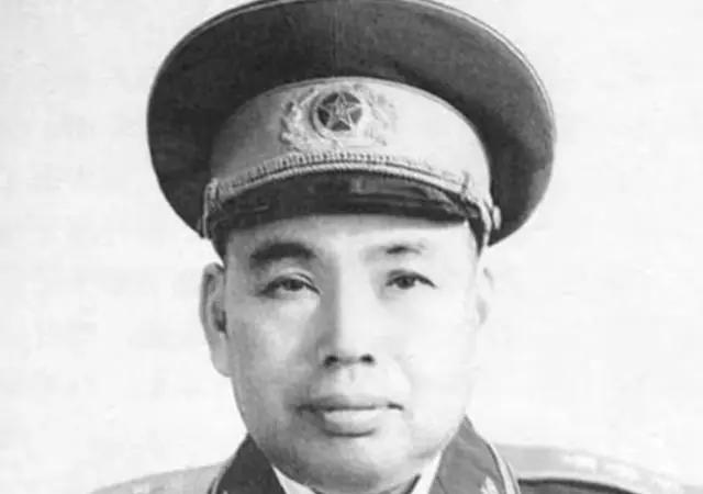 1943年，山东抗日根据地的婚礼现场突然传出三声枪响，宾客们吓得撞翻了酒桌。37