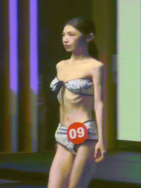 这样的审美真的好看么？中国一个职业模特大赛，女孩身高174，体重只有80斤，感觉