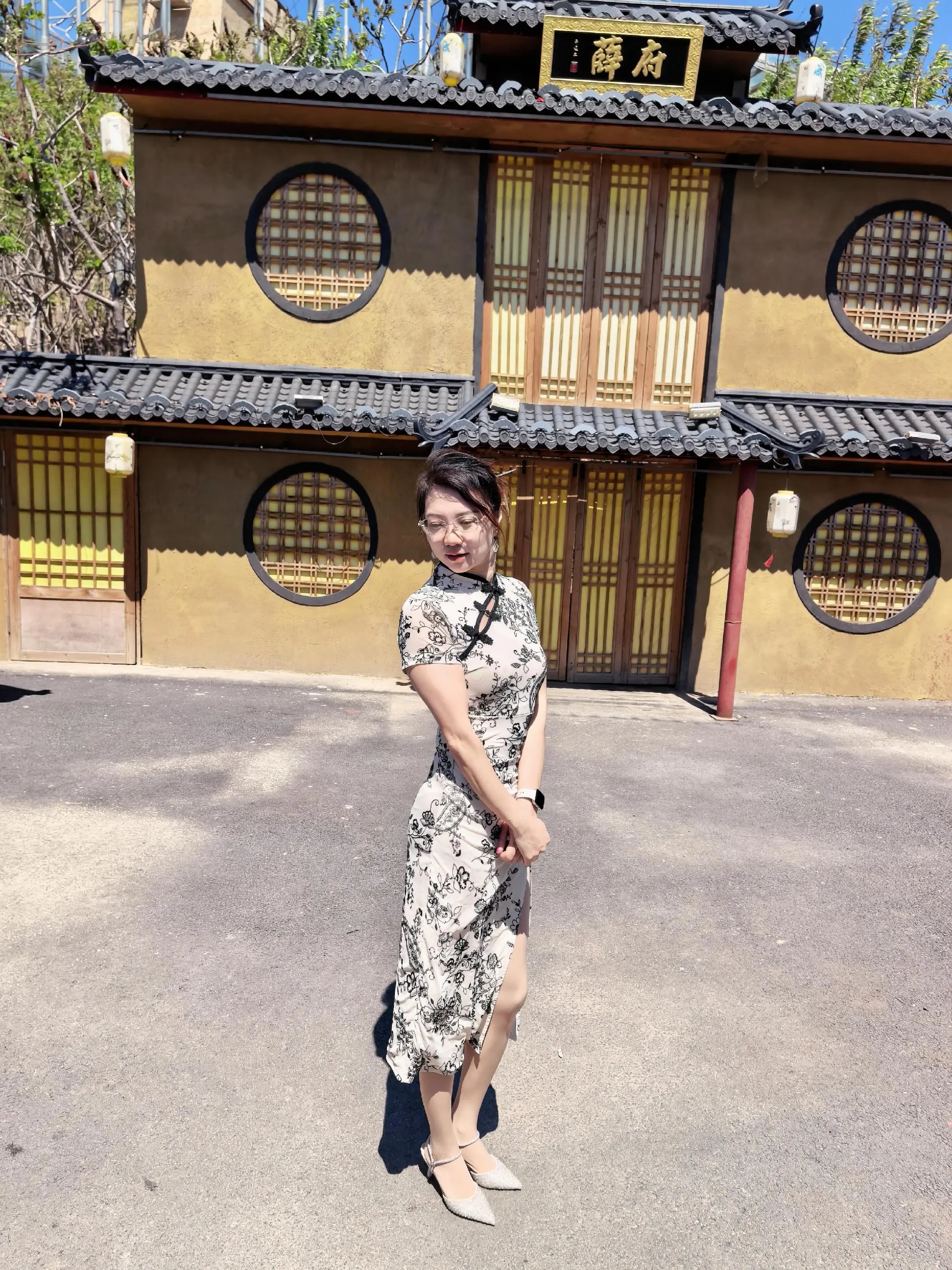 黑风关古镇娜姐来了。