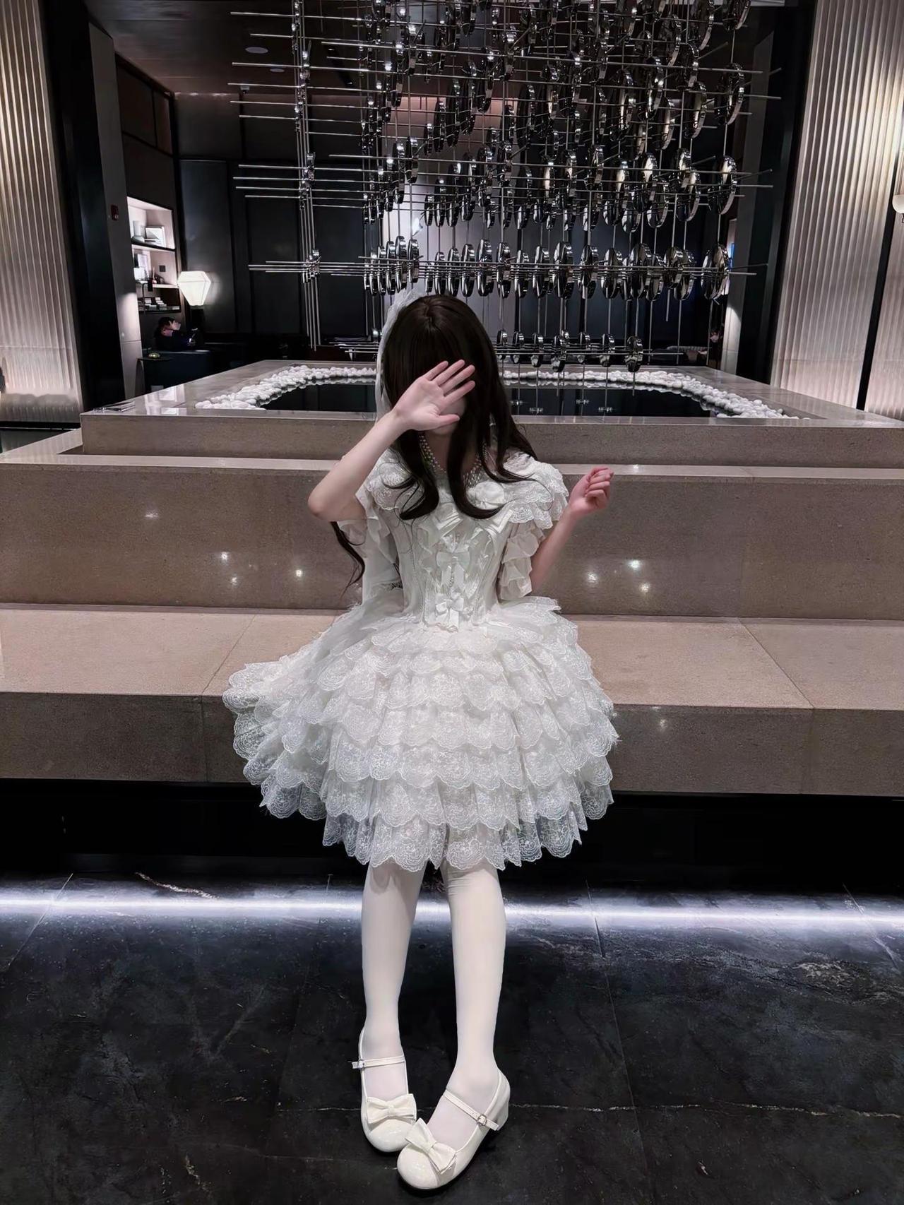 方圆十里  齐刘海躲我身后少女 射手座