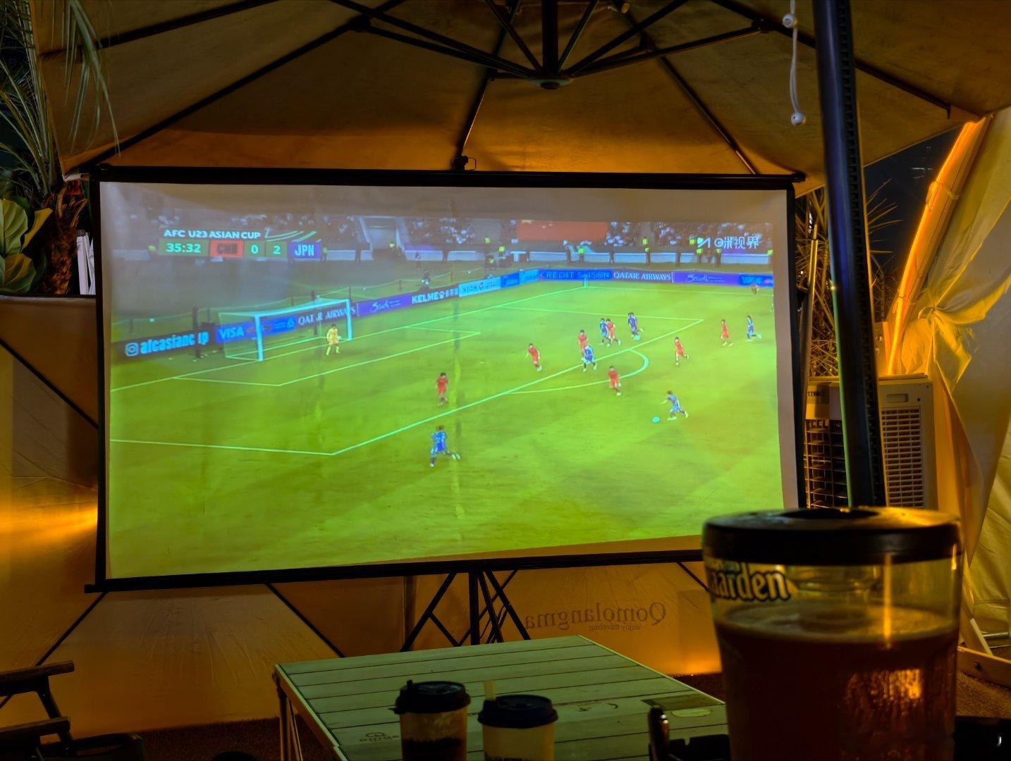 U23国足vs日本 加油啊 中国队！开场20分钟就被进2球了，这是我没想到的  