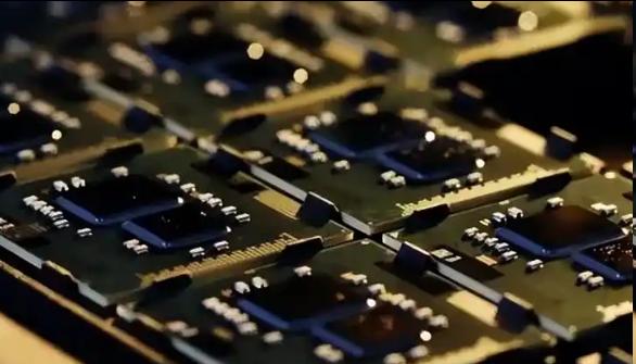 [浮云]日本这回是铁了心要 “分家” 了，连个缓冲期都不给。日本顶尖的电路板企业