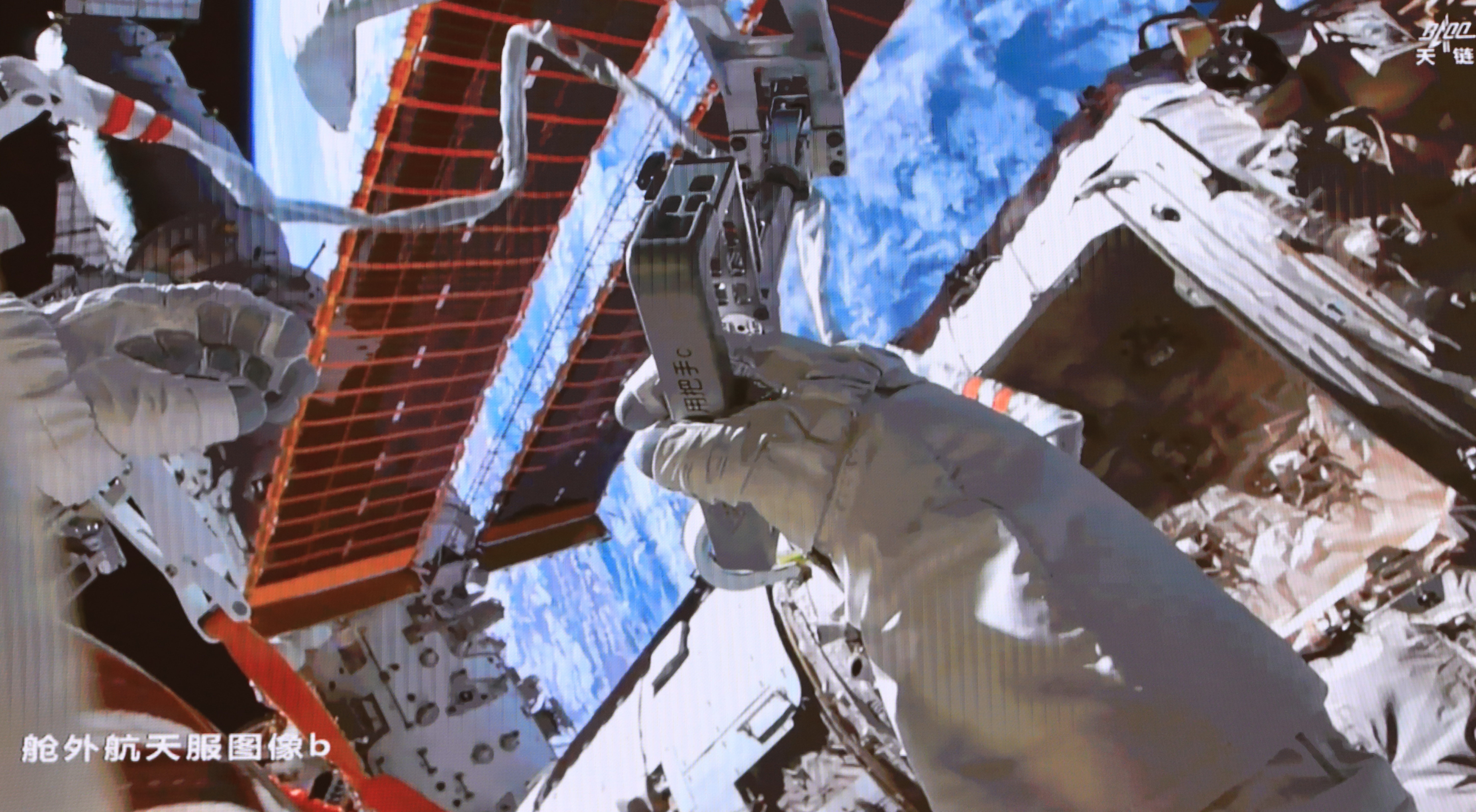 神舟二十一号乘组喜提一个月加班机会！【航天 中国🇨🇳载人航天办公室消息，现在