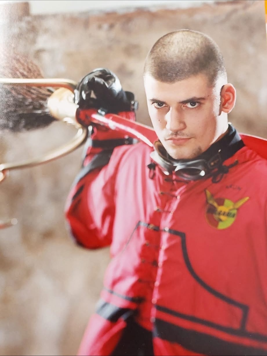 哈利波特 “克鲁姆”扮演者Stanislav lanevski到教子的幼儿园与孩