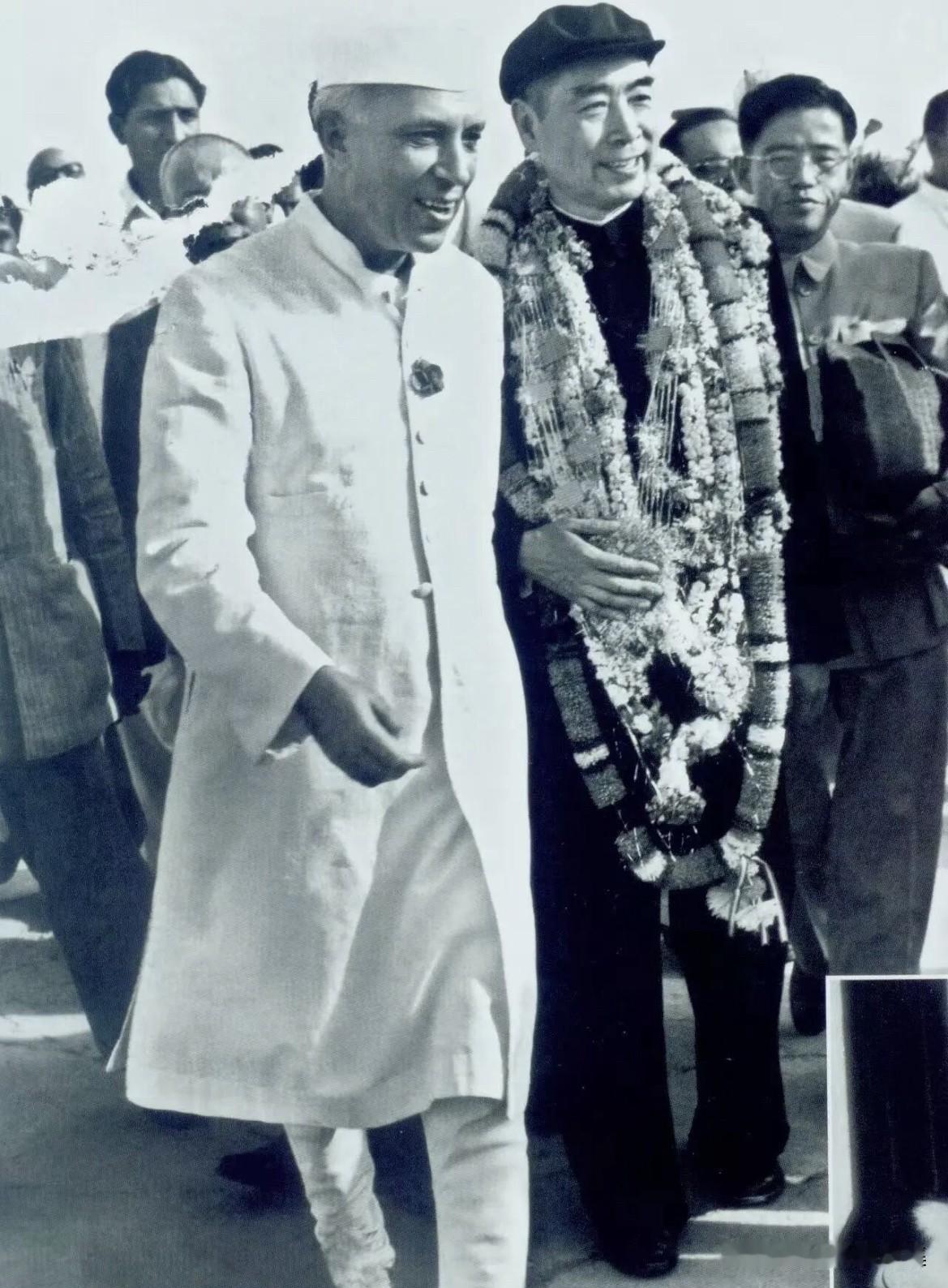 1954年春夏，周恩来率团在瑞士日内瓦出席讨论朝鲜、印度支那问题的国际会议。会议