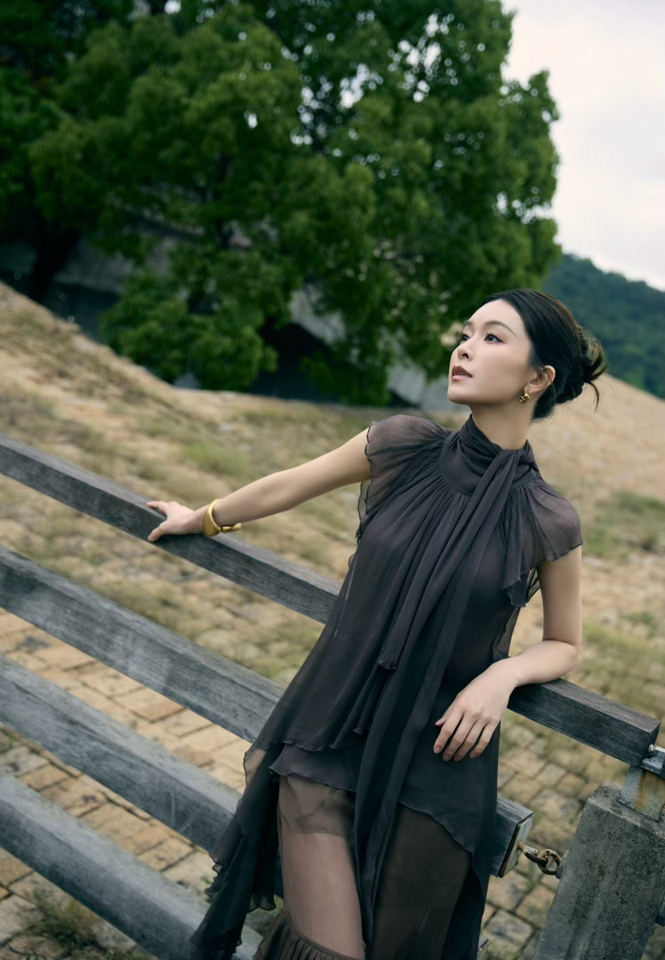 谁懂文咏珊港女下江南的震撼感文咏珊漫游富阳富春江畔文咏珊在悦游活动现场那个状态绝